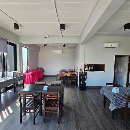 Polkadot Hostel Пхітсанулок Екстер'єр фото