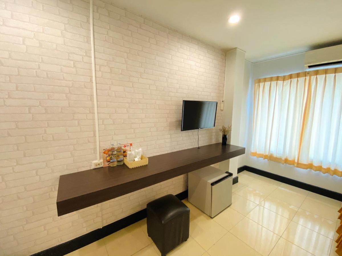 Polkadot Hostel Пхітсанулок Екстер'єр фото